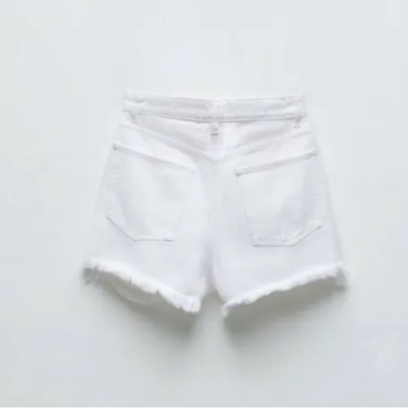 ZARA White Frayed Hi Rise Denim Shorts - Picture 2 of 3